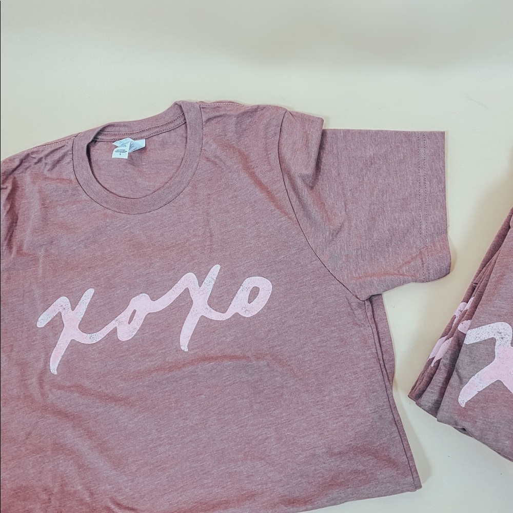 LAST ONE - XOXO COTTON TEE - Picture 2 of 3